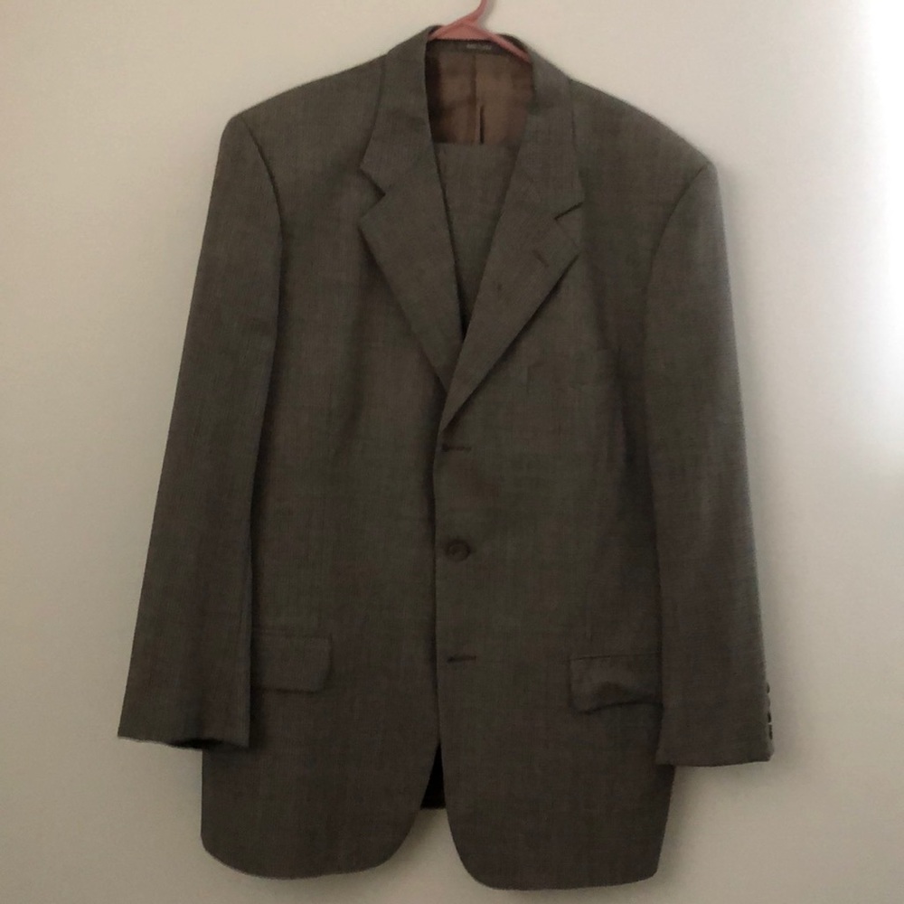 CALVIN KLEIN men’s classic suit.